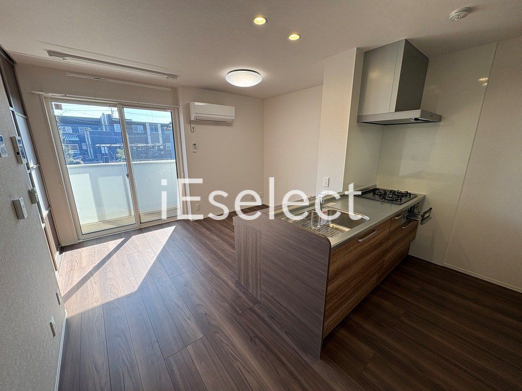 居室・リビング　広々開放的なリビングです♪