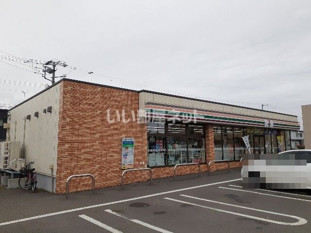 コンビニ　セブンイレブン苫小牧木場町店（コンビニ）まで390m