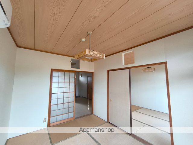 日高マンションIの居間写真
