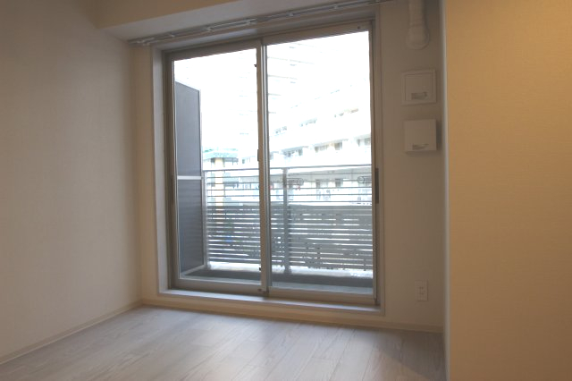 居室・リビング　別室参考写真です。