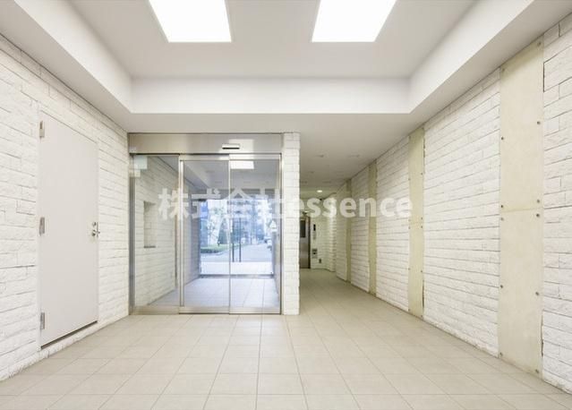 ロビー　弊社ではオンライン対応・現地対応可能です♪