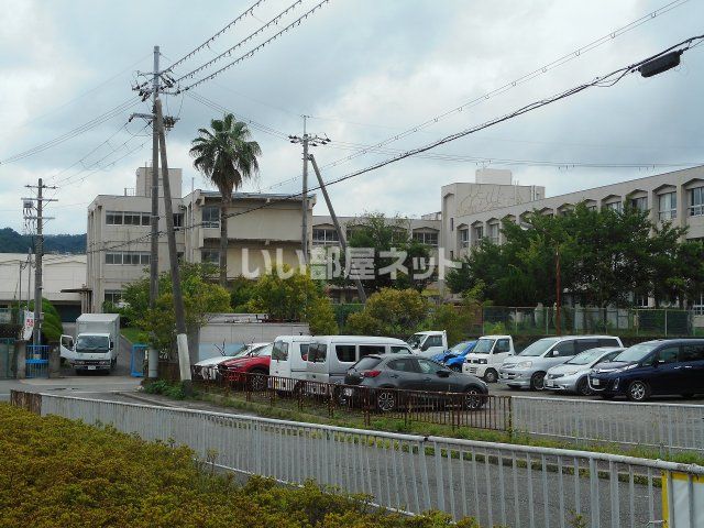 小学校　交野市立藤が尾小学校（小学校）まで486m