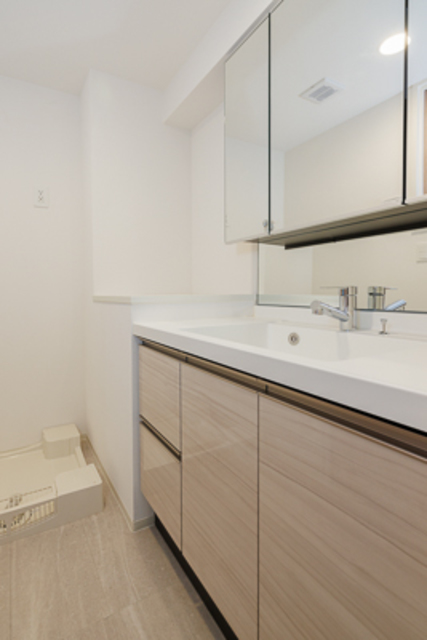 洗面設備　※写真は同タイプ住戸です。