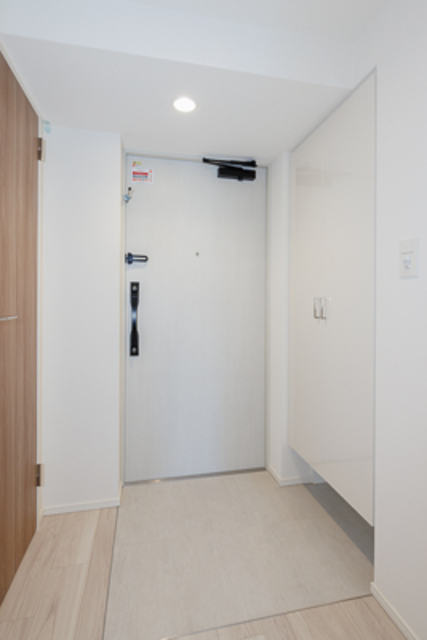 玄関　※写真は同タイプ住戸です。