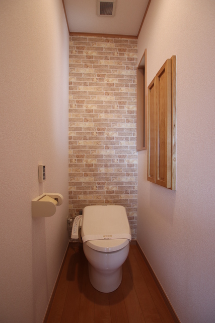 トイレ　洗浄機能付暖房便座