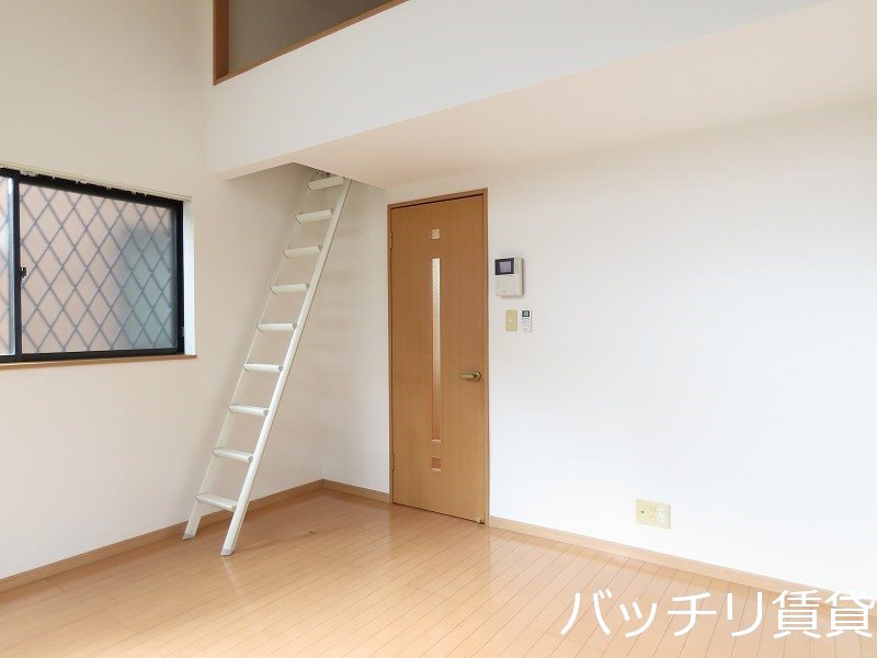 居室・リビング　同型タイプの為、現状を優先いたします。