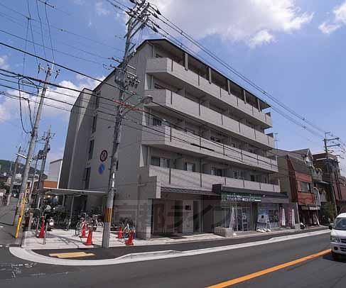 建物外観　学生専用マンションです！