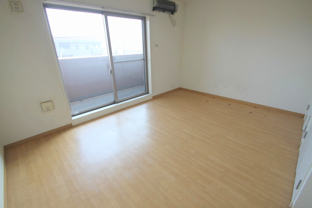 居室・リビング　☆四角い居室が使いやすい☆