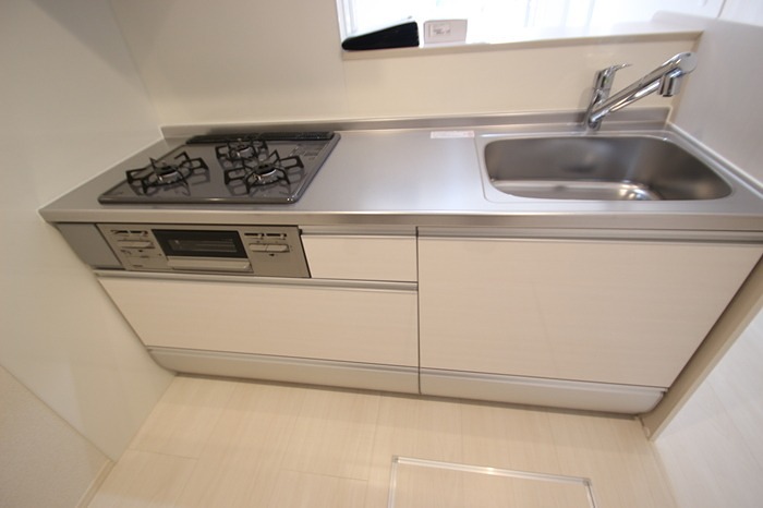 キッチン　3口コンロ・グリル付きです★