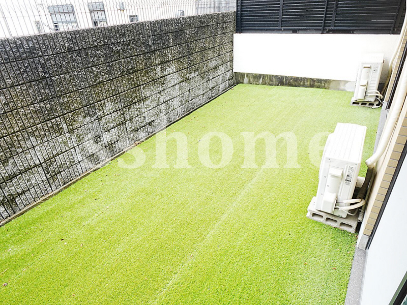 バルコニー　専用庭があります☆