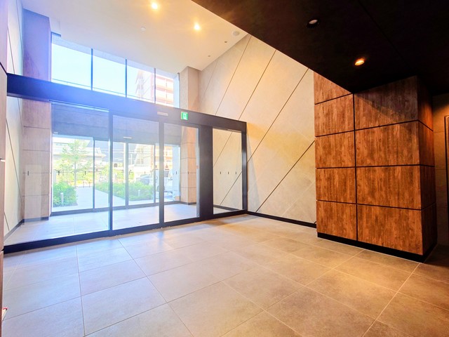 ロビー　宅配ＢＯＸ・防犯カメラ