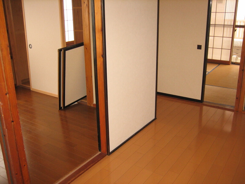 神白貸家2号棟の内装写真