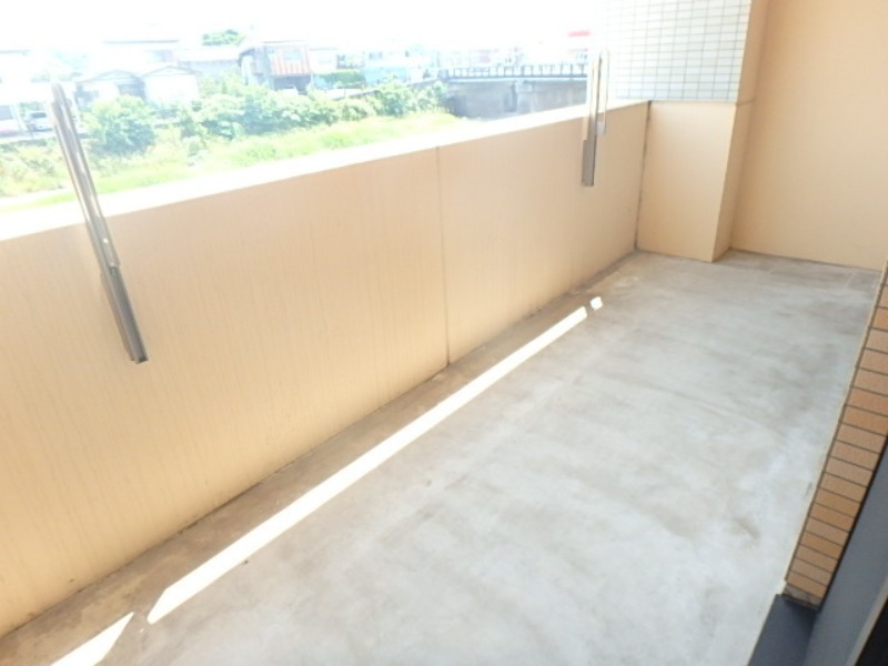 バルコニー　図面と現状に相違がある場合には現状を優先