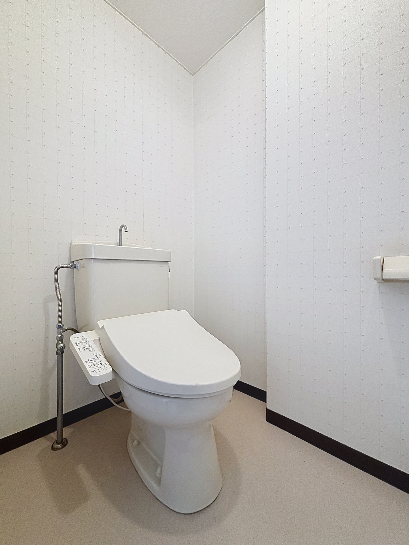 トイレ　※写真別部屋です※　ウォシュレット新設します！