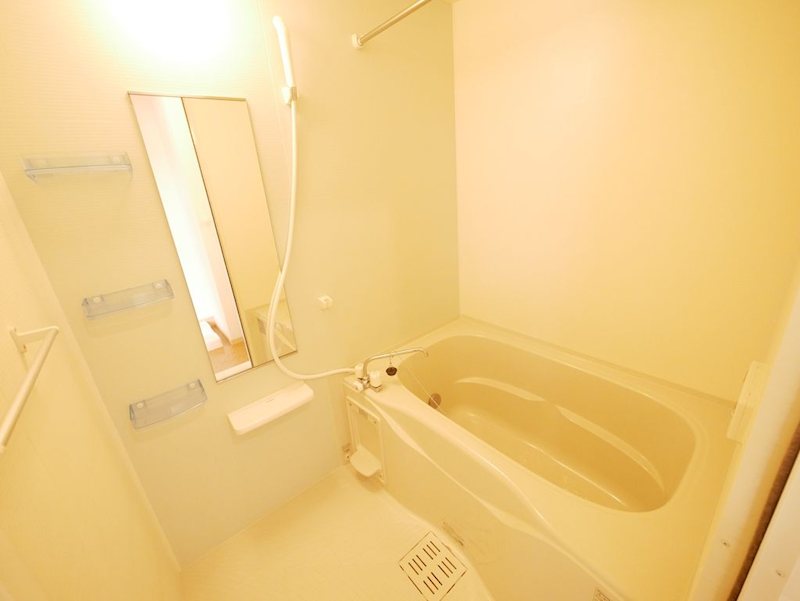 バス・シャワールーム　シャワー・追い焚き給湯