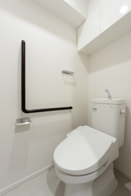 トイレ　※写真は同タイプ住戸です。