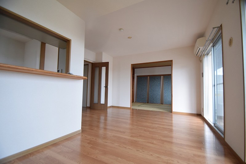 居室・リビング　反転別部屋参考写真