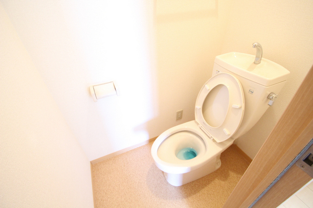 トイレ　個室トイレでゆったり