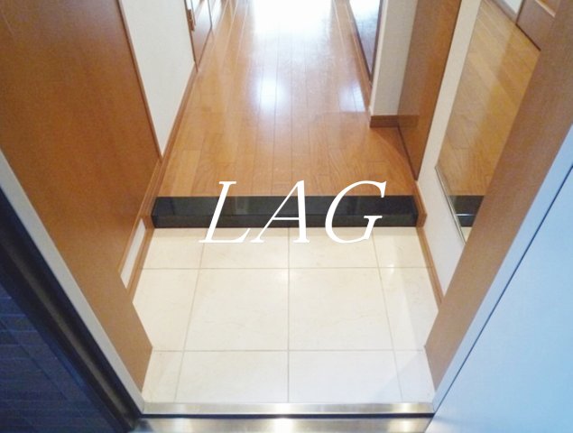 玄関　玄関です。