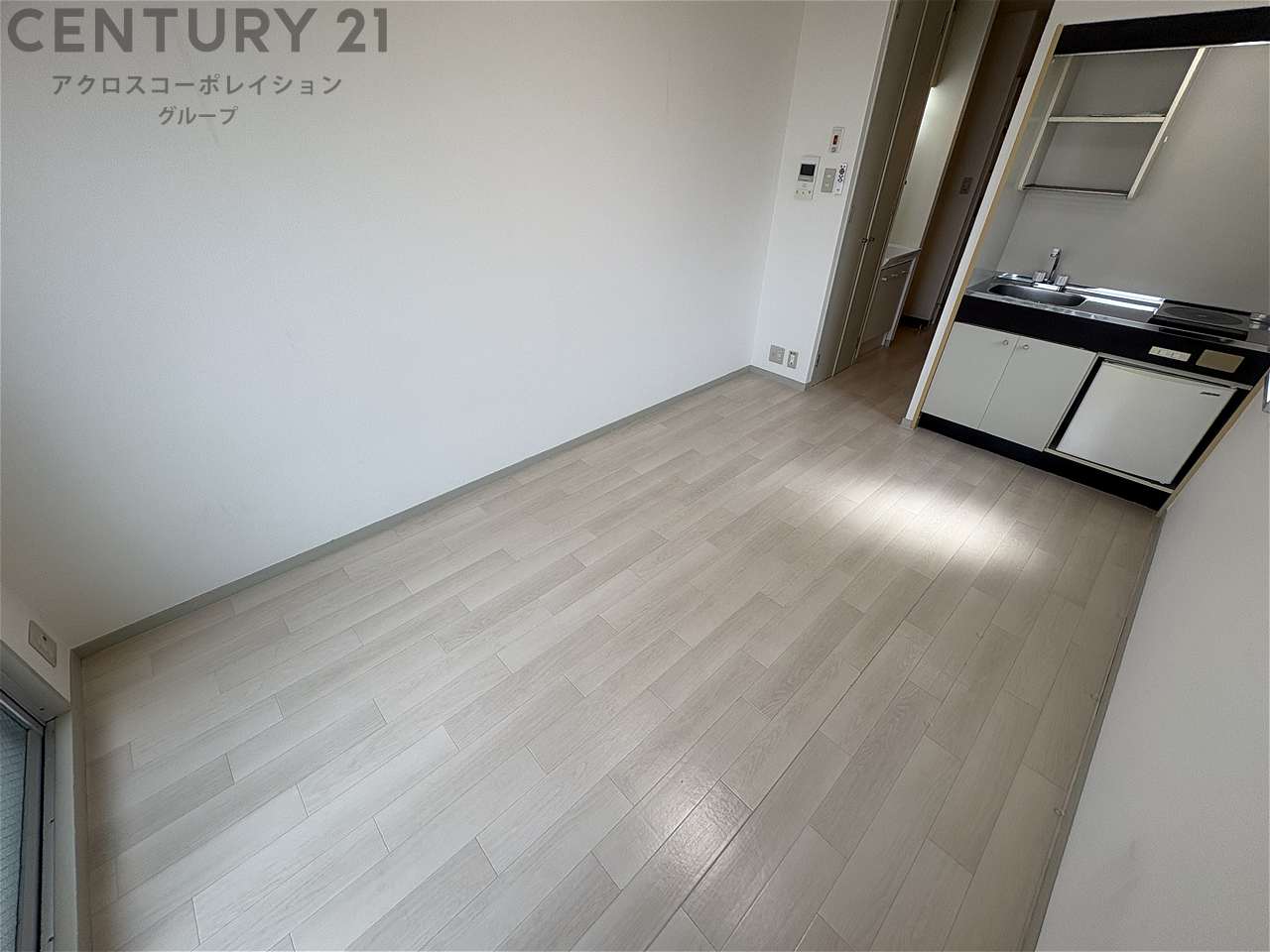 居室・リビング　エアコン付きで快適に過ごせます♪