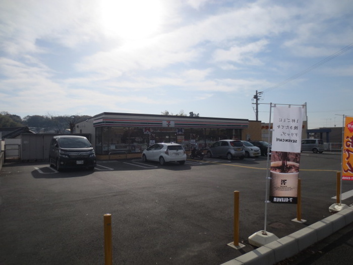 コンビニ　セブンイレブン男山店（コンビニ）まで407m