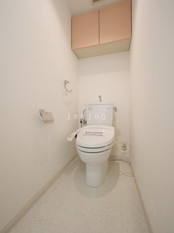 トイレ　温水洗浄便座を完備しています。