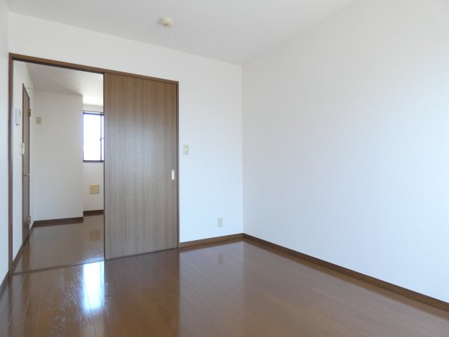 居室・リビング　スタンダードな洋室です