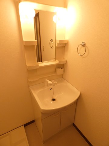 洗面設備　使いやすい洗面所です