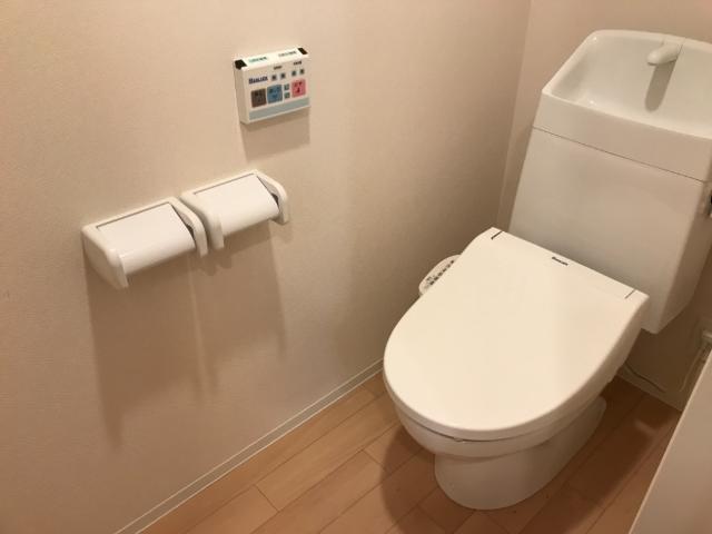 トイレ　トイレ