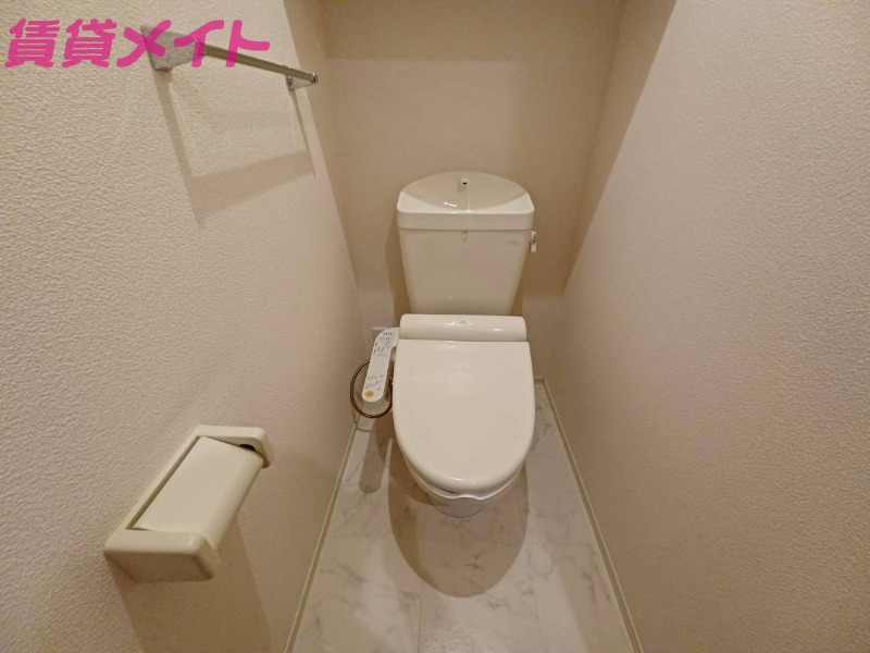 トイレ　同型参考写真