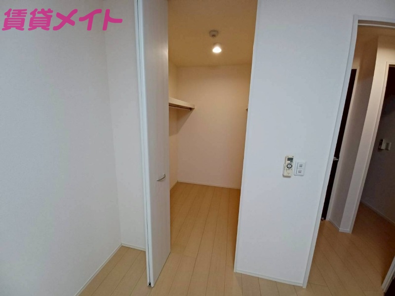 収納　同型参考写真