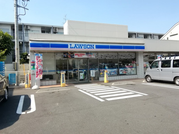 コンビニ　ローソン世田谷赤堤三丁目店（コンビニ）まで497m