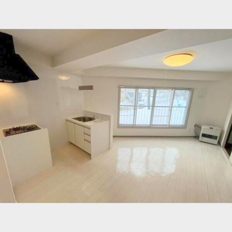 居室・リビング　明るく広々リビングスペース♪