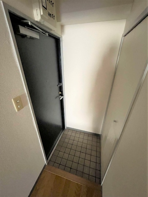 玄関　※同物件の別号室の参考写真です。