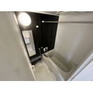 バス・シャワールーム　便利な浴室乾燥機、追い焚き機能付き♪