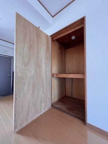 収納　同物件、別号室の写真です。