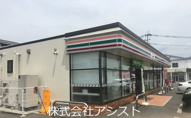 コンビニ　セブンイレブン（コンビニ）まで750m