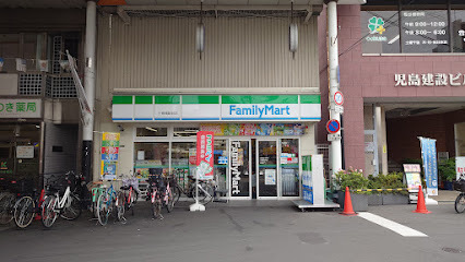 コンビニ　ファミリーマート千鳥橋駅前店（コンビニ）まで326m