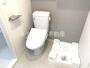 トイレ　落ち着いた色調のトイレです