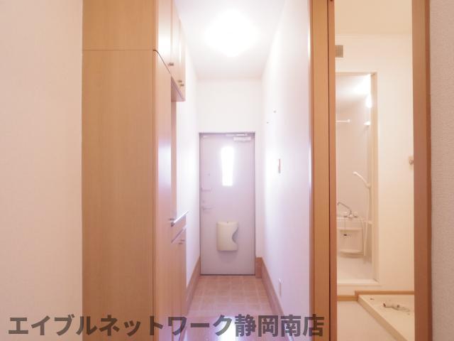 玄関　明るい玄関です
