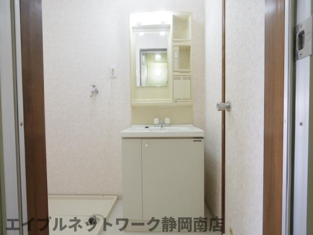 洗面設備　使いやすい洗面所です