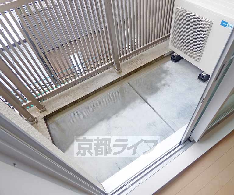 バルコニー　広々としたバルコニーです。