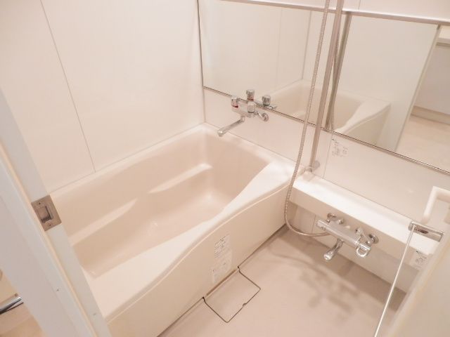 バス・シャワールーム　バス※別部屋参考写真