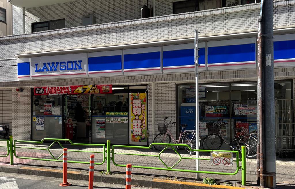 コンビニ　ファミリーマート中央月島三丁目店（コンビニ）まで266m