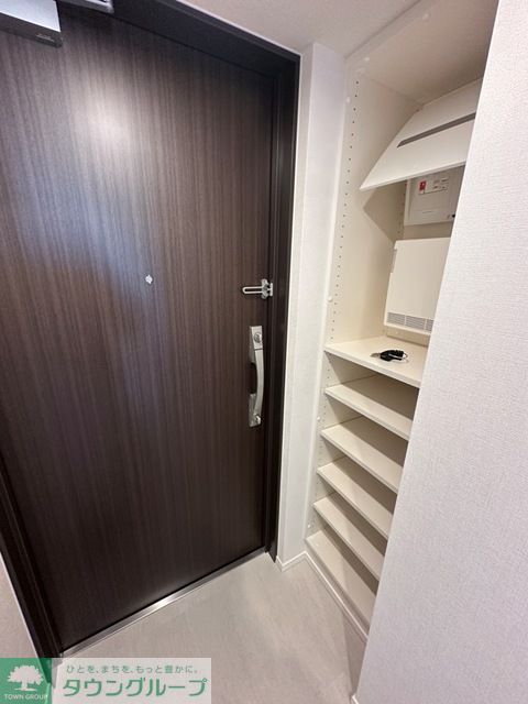 玄関　※写真は同タイプ住戸です。