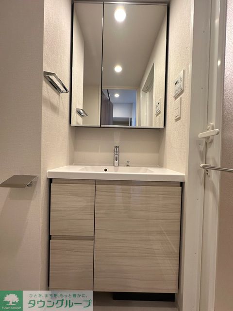 洗面設備　※写真は同タイプ住戸です。