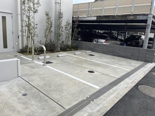 駐車場　?