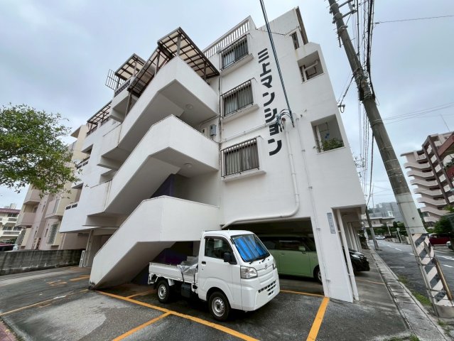 建物外観　三上マンション★那覇市小禄エリア