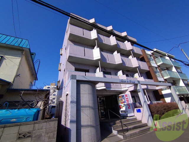 建物外観　札幌市北区麻生町「メゾン・ド・ルナール」
