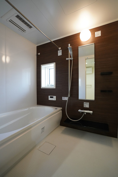 バス・シャワールーム　同じ建物の別なお部屋